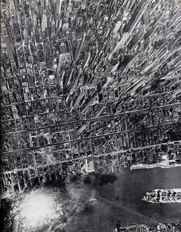 Aerial-View-Manhattan-Andreas-Feininger-NYC-1944-Black-and-White